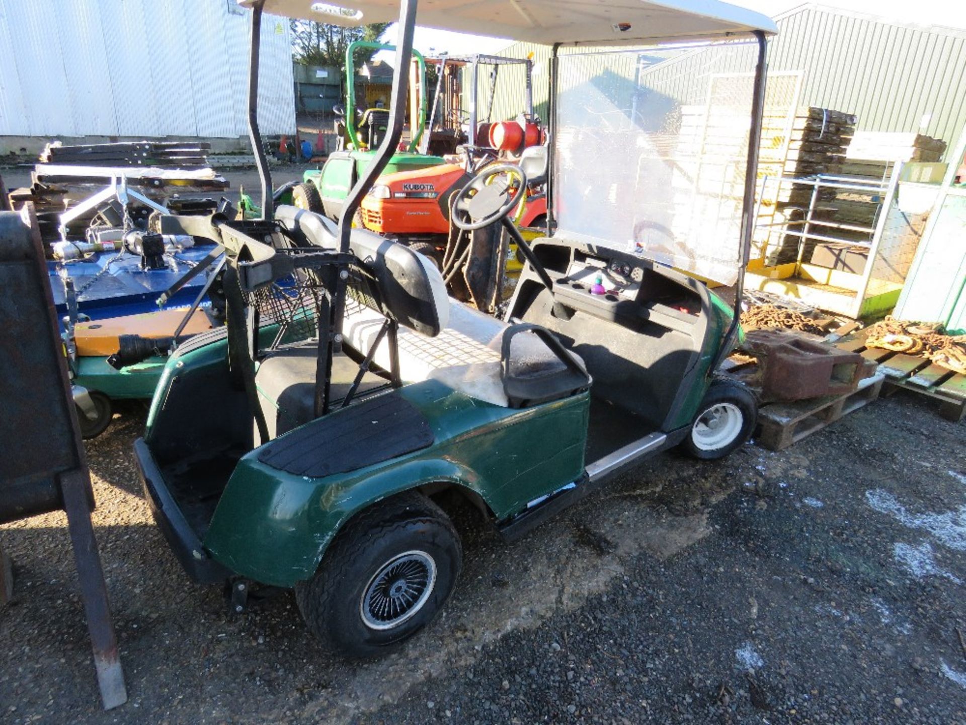 EZGO PETROL GOLF BUGGY. NO KEY PROVIDED SO UNTESTED. SOLD UNDER THE AUCTIONEER'S MARGIN SCHEME - Image 3 of 3