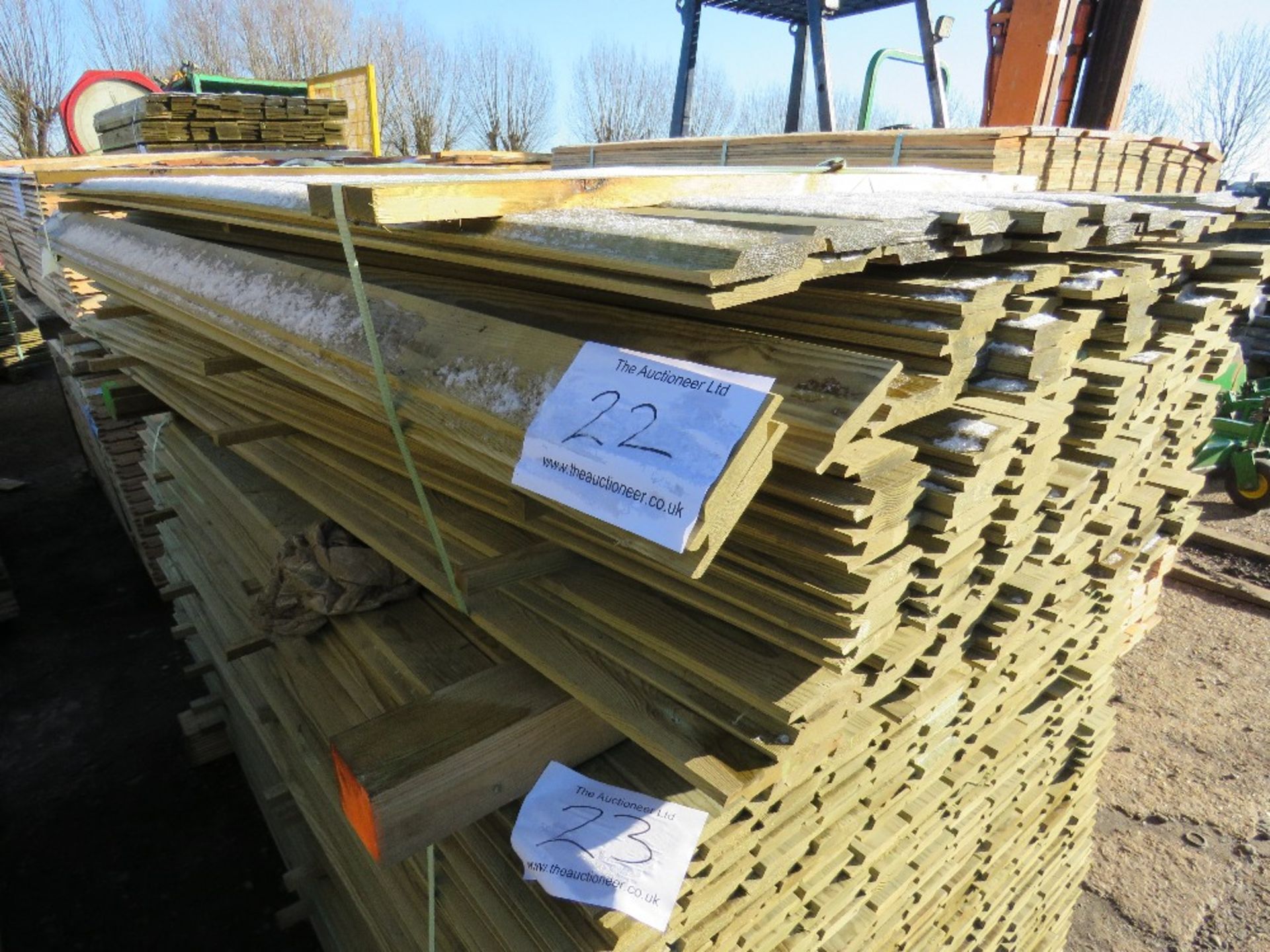 SMALL PACK OF SHIPLAP FENCE CLADDING BOARDS. 1.83M X 10CM APPROX.