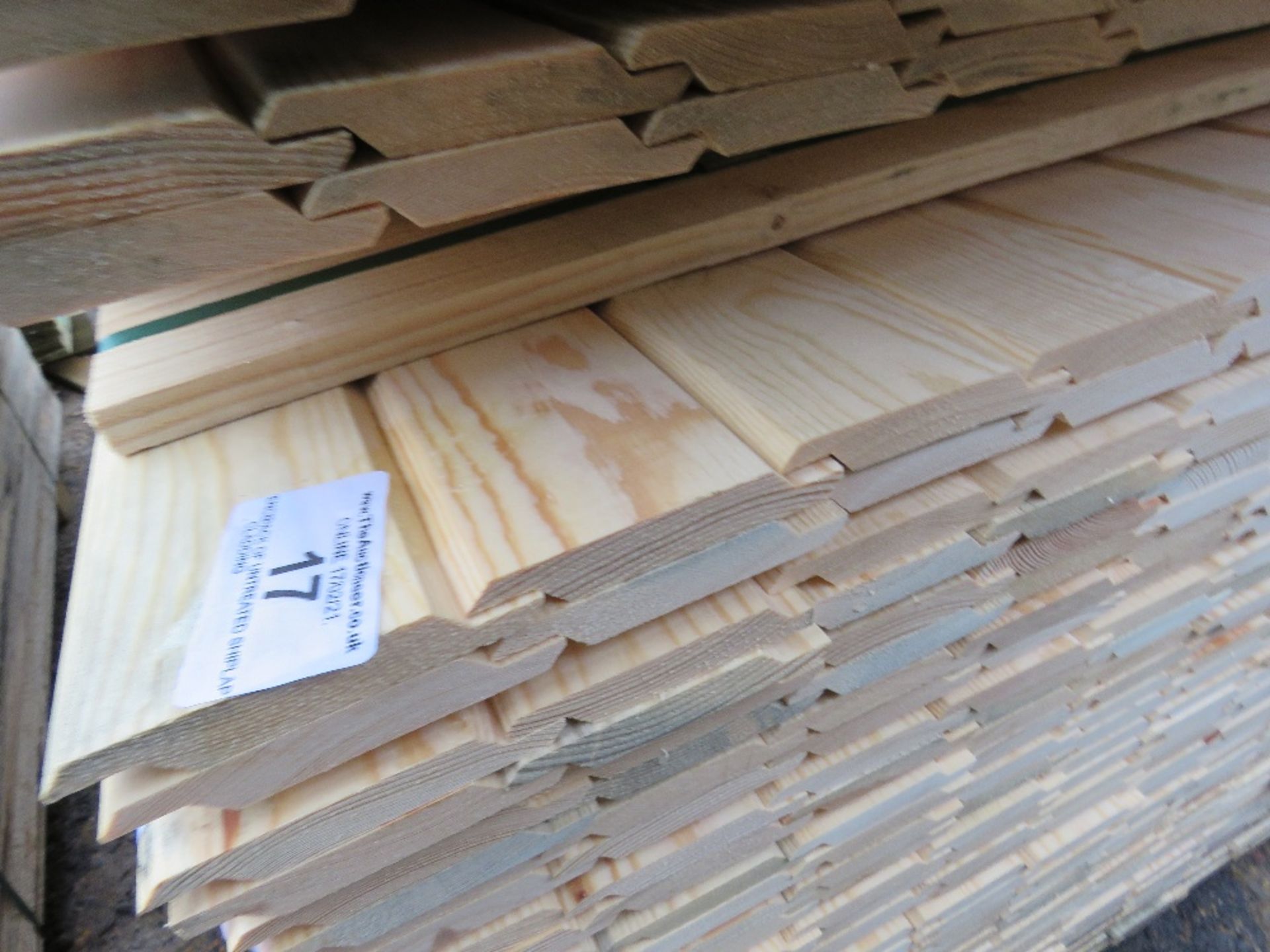 PACK OF UNTREATED SHIPLAP FENCE CLADDING BOARDS. 1.55M X 10CM APPROX. - Image 5 of 5