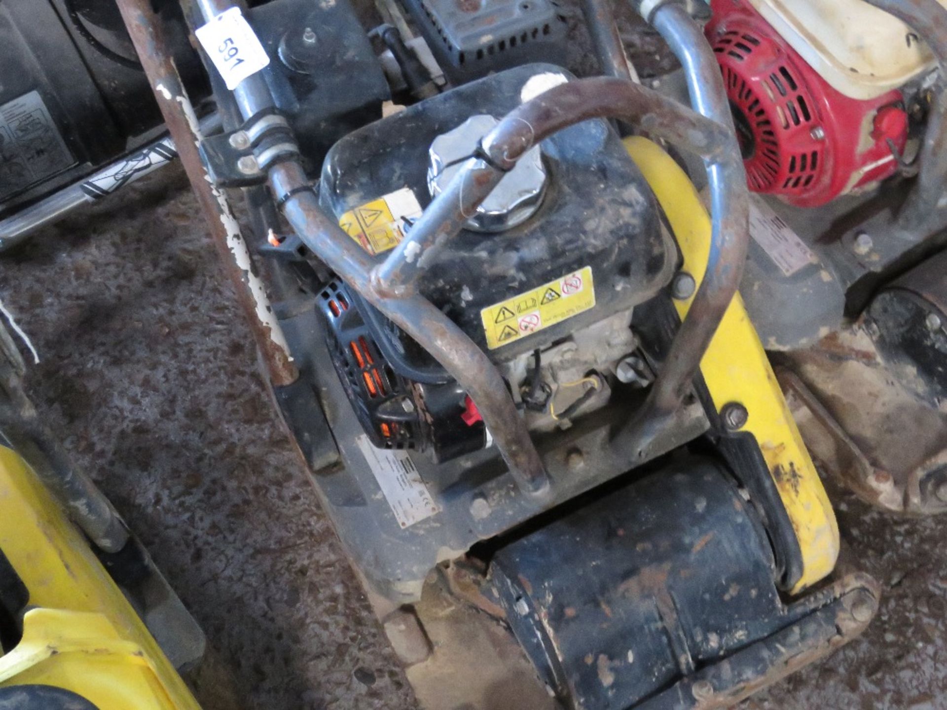 ATLAS COPCO PETROL ENGINED COMPACTION PLATE. - Image 2 of 2