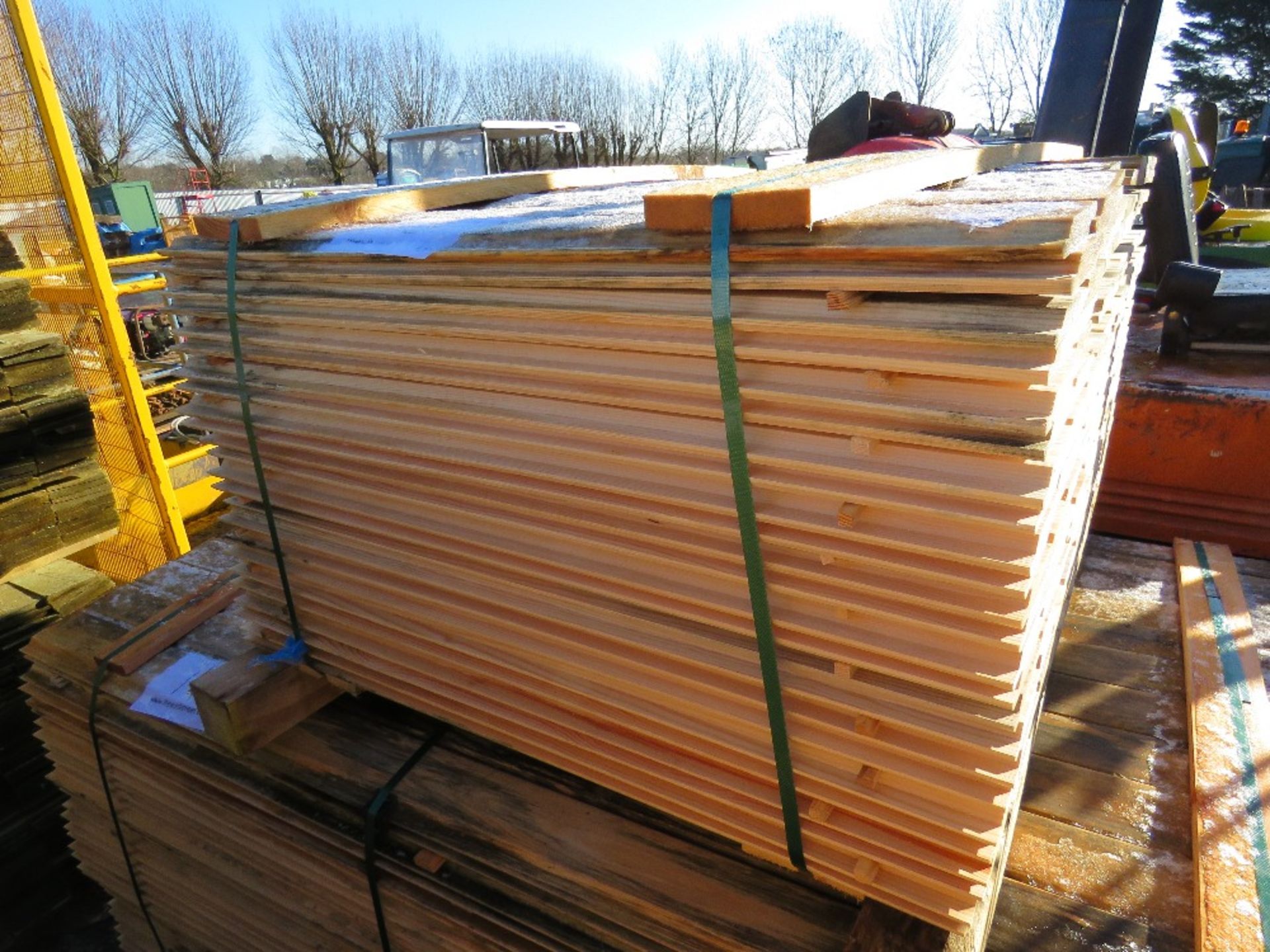 SMALL PACK OF UNTREATED SHIPLAP FENCE CLADDING BOARDS. 0.81M X 10CM APPROX. - Image 2 of 6