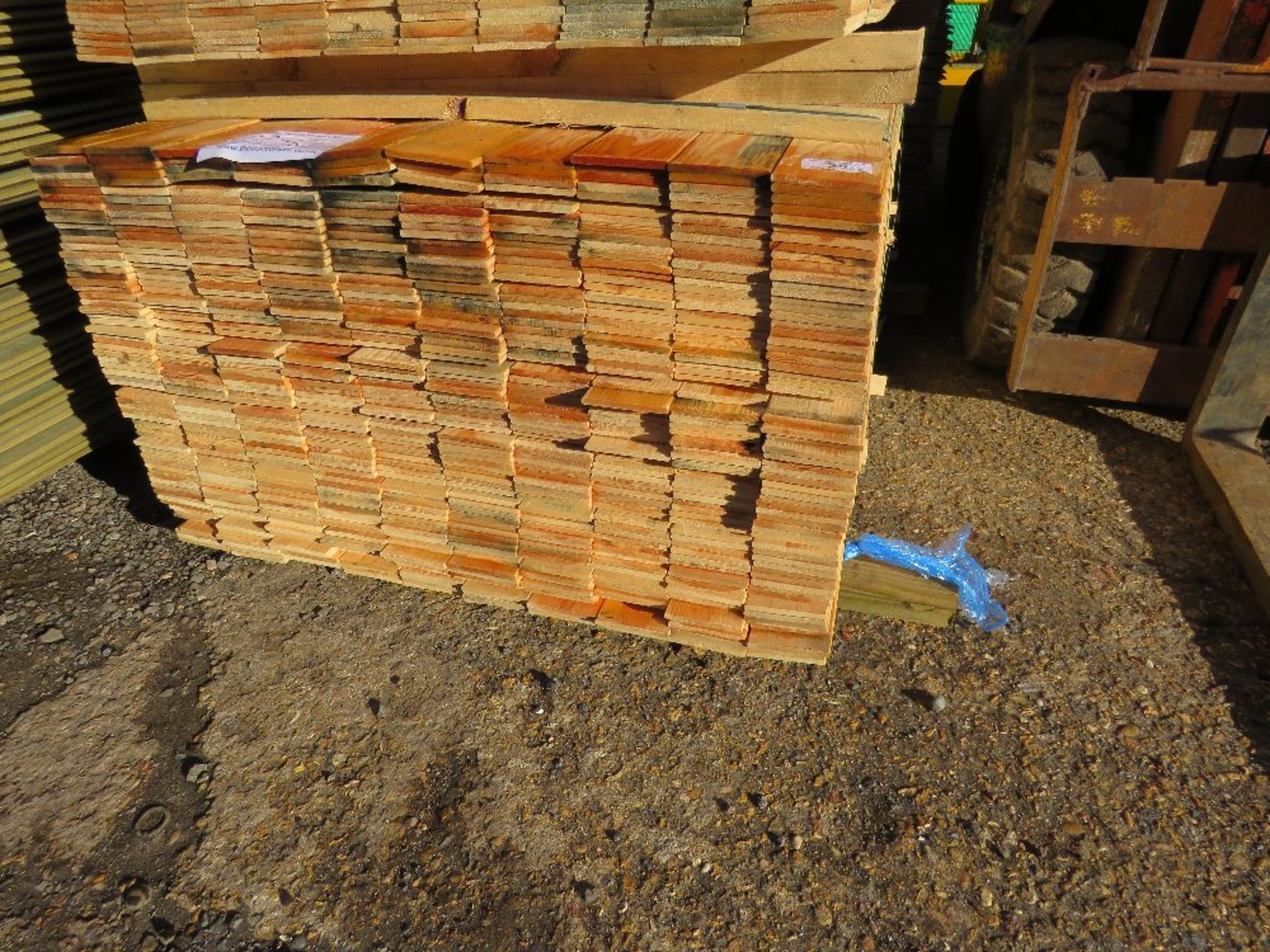 PACK OF UNTREATED MACHINED FLAT FENCE CLADDING BOARDS. 1.74M X 10CM APPROX.