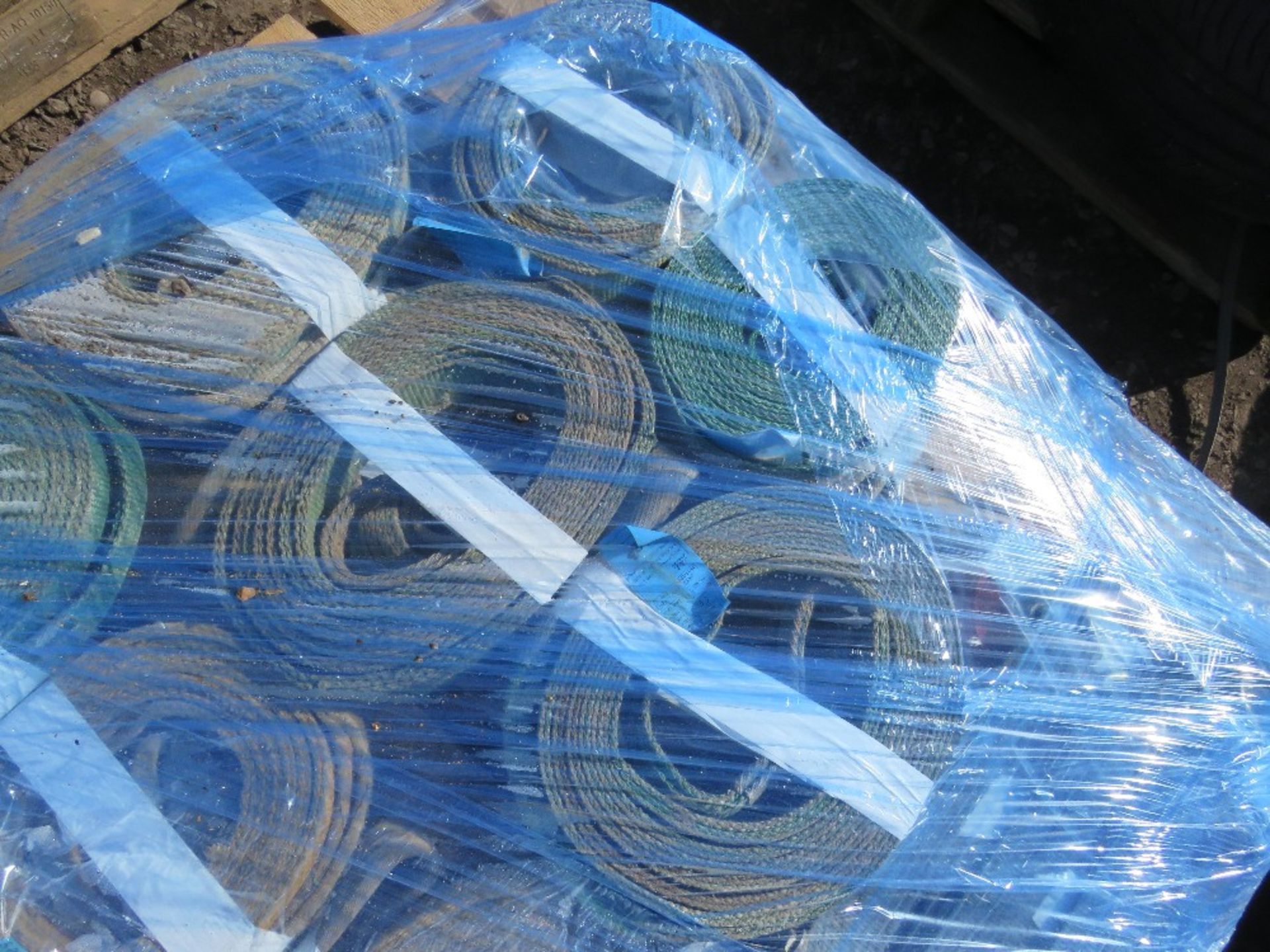 PALLET OF ASSORTED STRAPS AND SLINGS. - Image 3 of 4