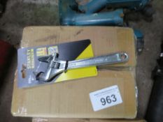 BOX OF 24 X STANLEY FATMAX 200MM ADJUSTABLE WRENCH SPANNERS.