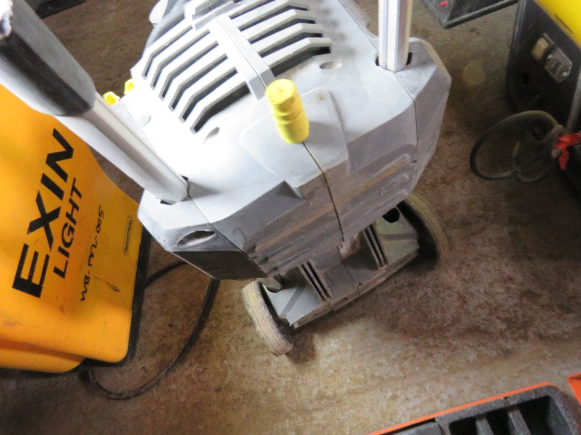 KARCHER 110VOLT PRESSURE WASHER. UNTESTED, CONDITION UNKNOWN. - Image 2 of 2