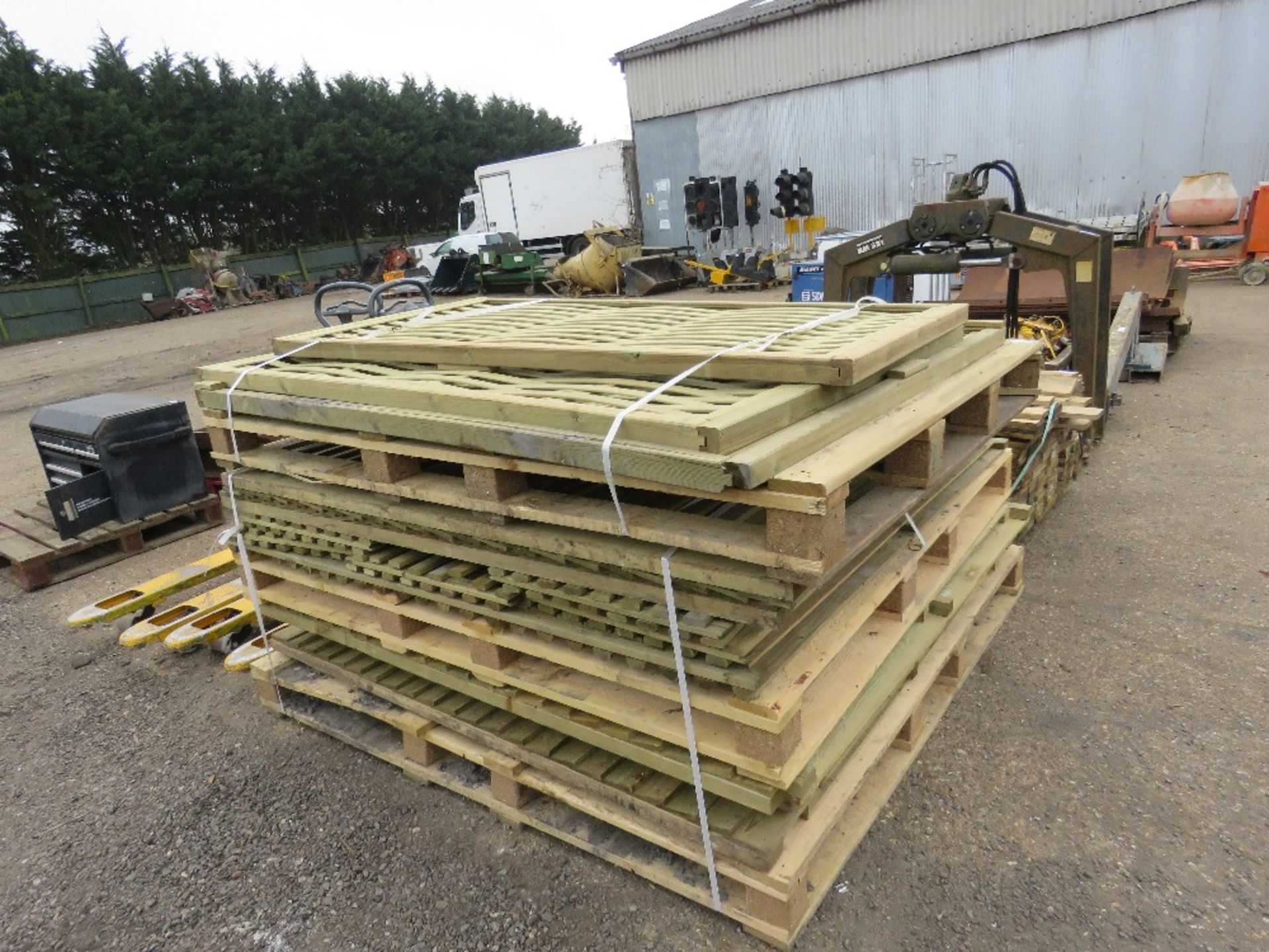 STACK OF MIXED FENCING PANELS, 14NO APPROX. - Image 2 of 2