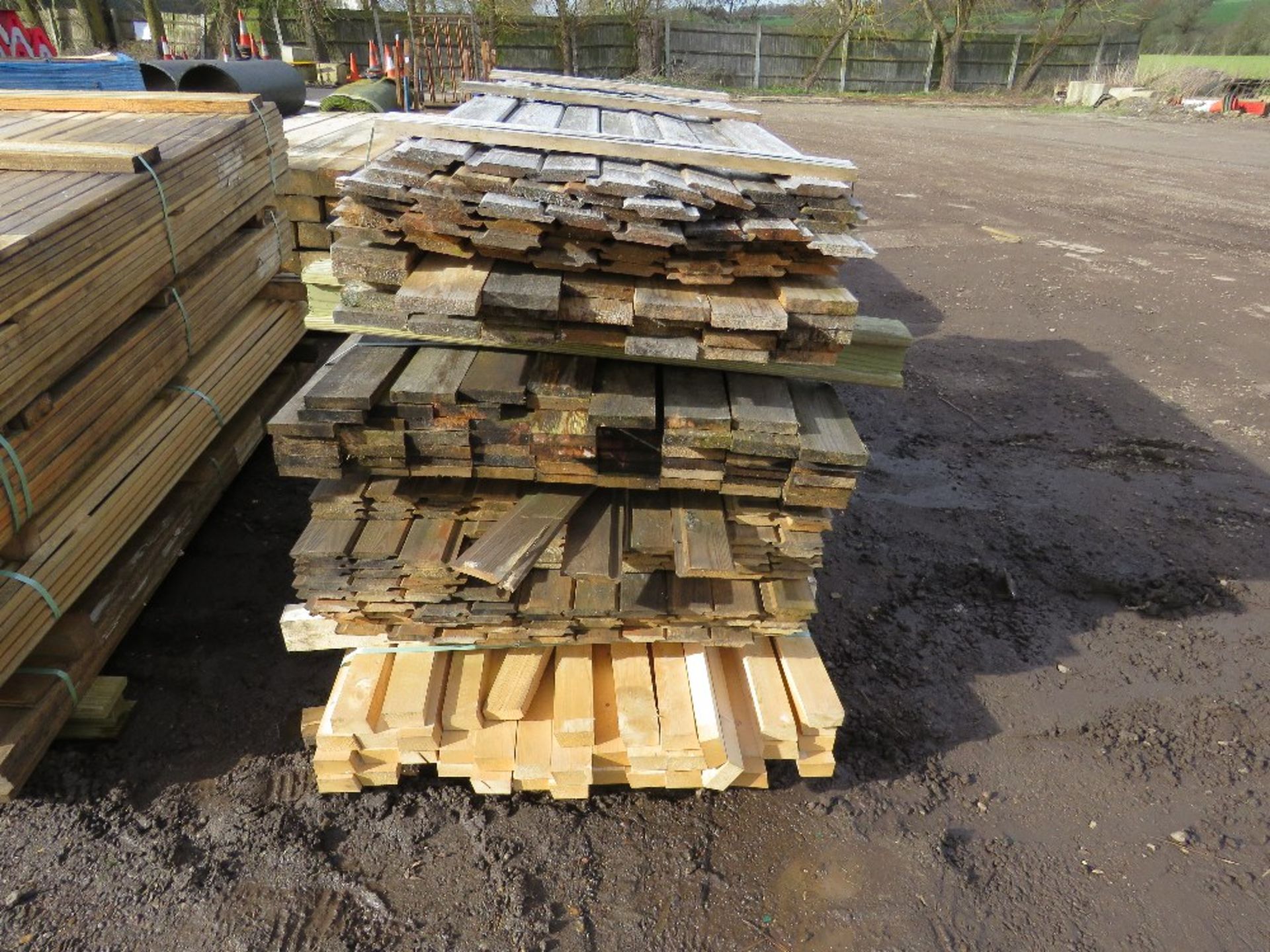 STACK OF ASSORTED SHIPLAP AND FLAT CLADDING TIMBER BOARDS 1.75-1.84M APPROX. - Image 2 of 4