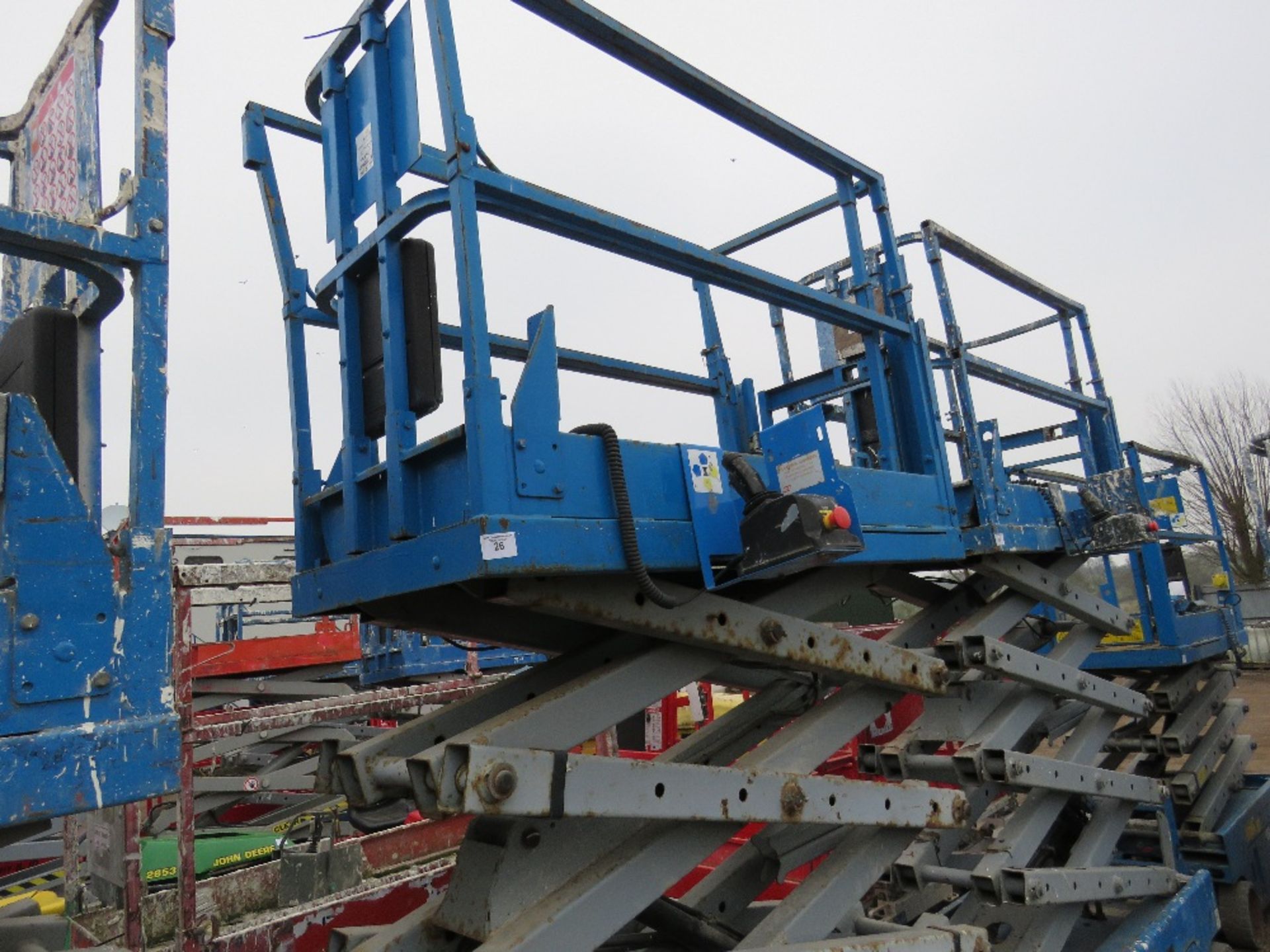 GENIE GS1932 SCISSOR LIFT ACCESS PLATFORM, 7.6M MAX WORKING HEIGHT. SN:GS3006A-83175. YEAR 2006. WH