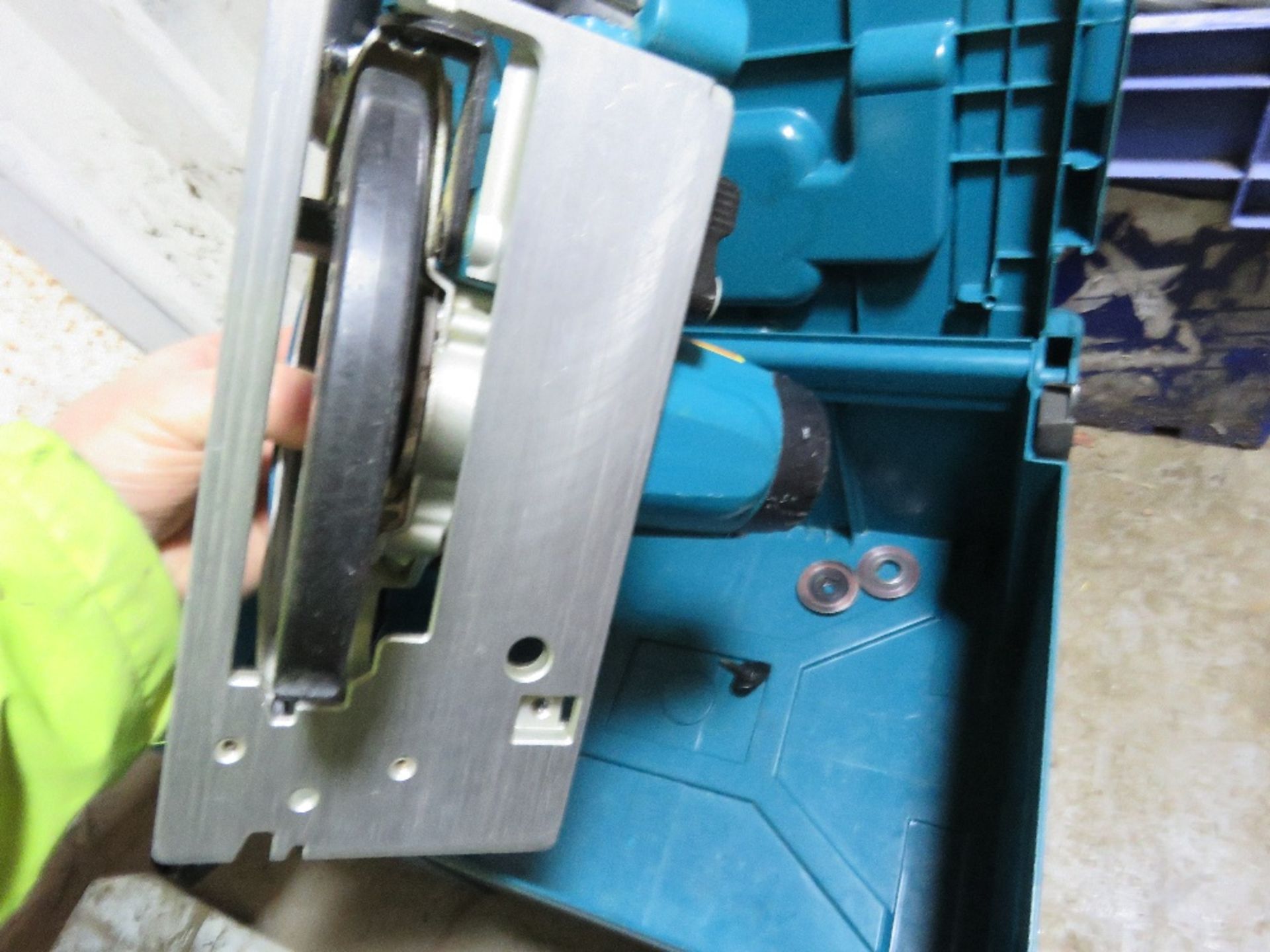 MAKITA CIRCULAR SAW, CONDITION UNKNOWN. - Image 2 of 2