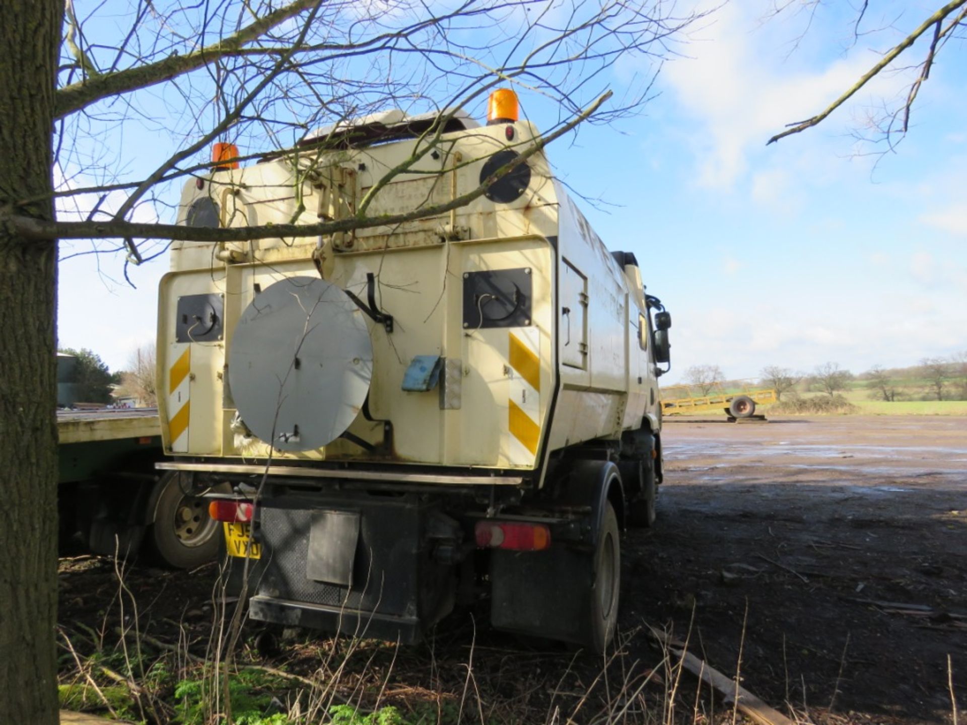 DAF FA45.150 SCARAB ROAD SWEEPER, REG:FJ56 VXO. WHEN TESTED WAS SEEN TO RUN AND DRIVE ON GEARS AND H - Image 10 of 14