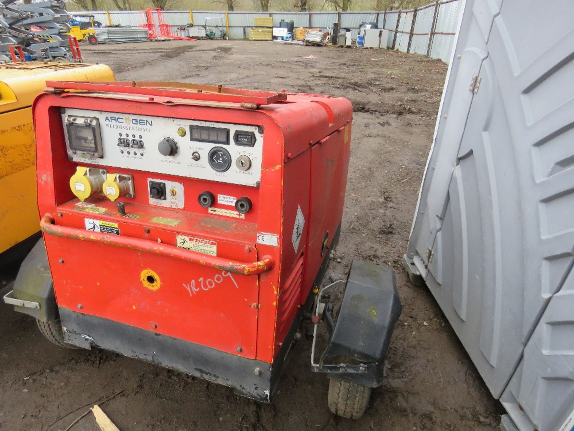 ARCGEN 300AVC TOWED WELDING PLANT. RED COLOURED, YEAR 2009 BUILD. SN:1302142. WHEN TESTED WAS SEEN T - Image 2 of 4