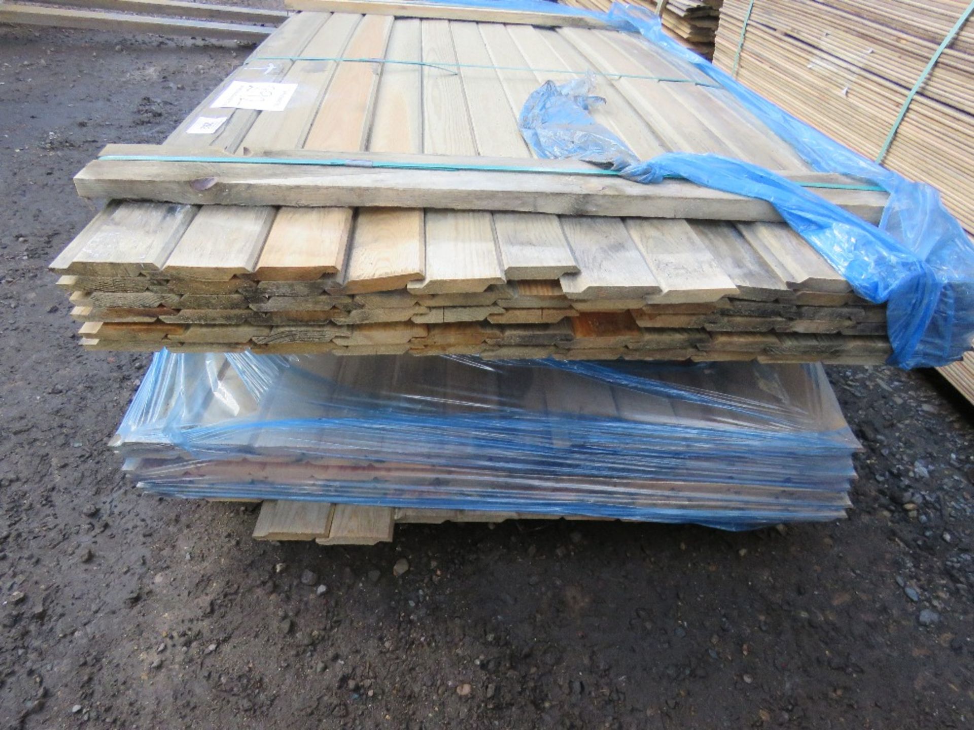 2 X SMALL PACKS OF UNTREATED SHIPLAP CLADDING TIMBER 1.15-1.55M X 10CM WIDTH APPROX. - Image 2 of 3