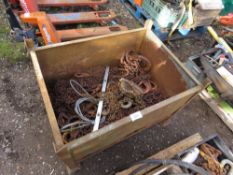 STILLAGE OF ASSORTED LIFTING AND SECURING CHAINS, UNTESTED.