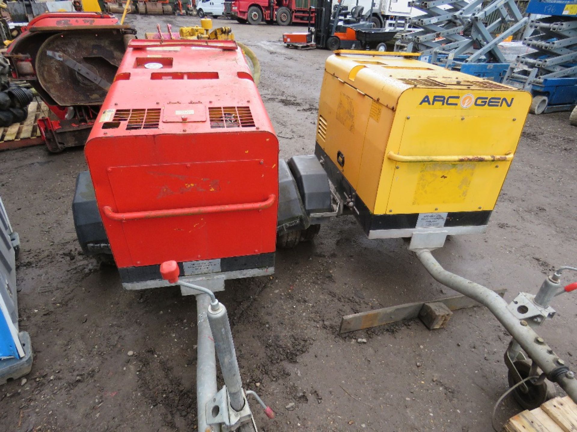 ARCGEN 300AVC TOWED WELDING PLANT. RED COLOURED, YEAR 2009 BUILD. SN:1302142. WHEN TESTED WAS SEEN T - Image 4 of 4