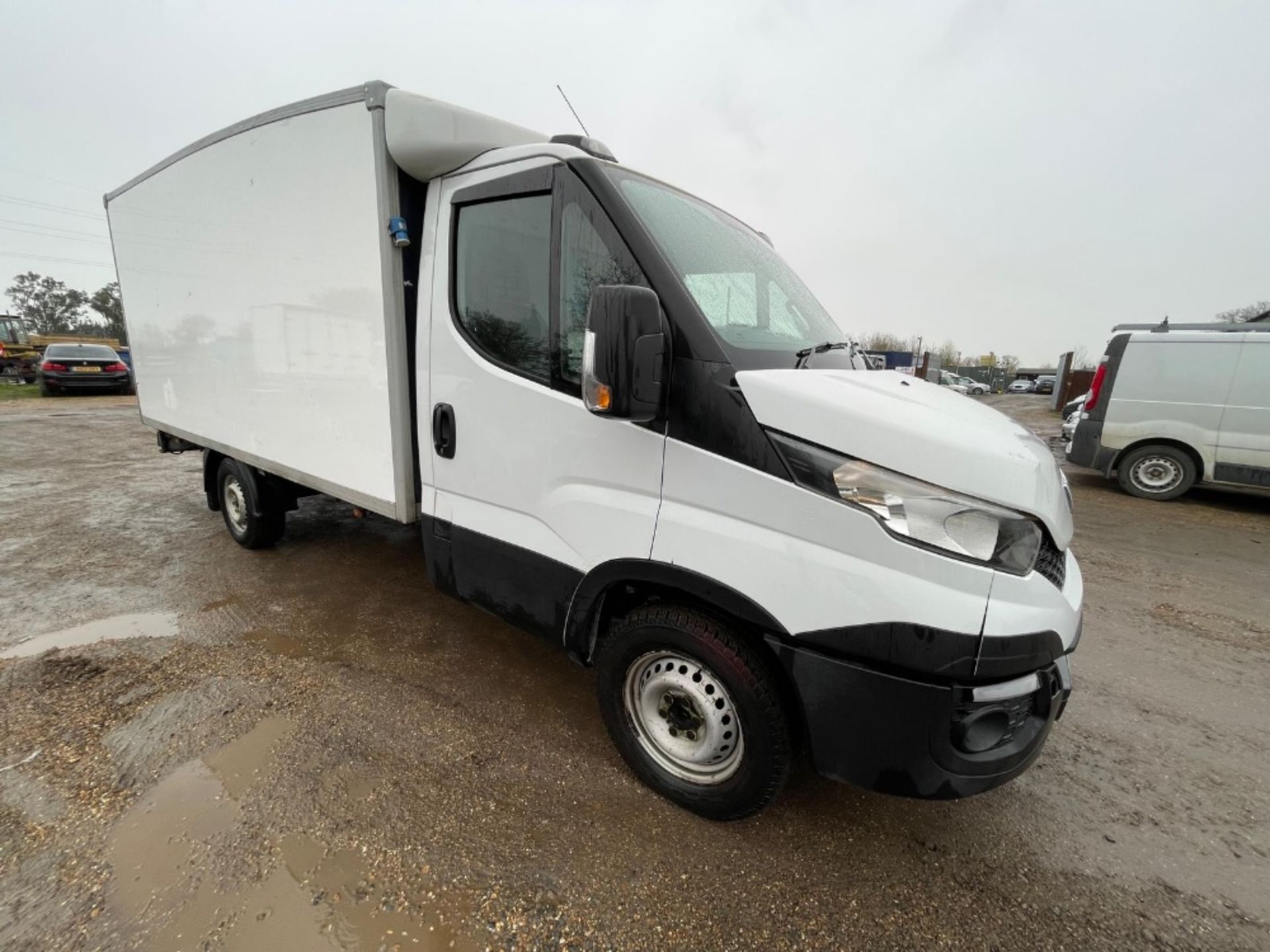 IVECO CONTROLLED TEMPERATURE DELIVERY BOX VAN REG:BW15 OKA. AUTOMATIC GEARBOX. WITH V5. 108,526 REC - Image 6 of 19