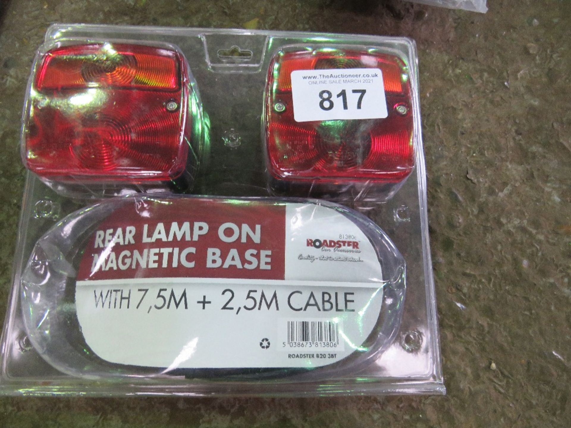 PAIR OF MAGNETIC TRAILER LIGHTS.