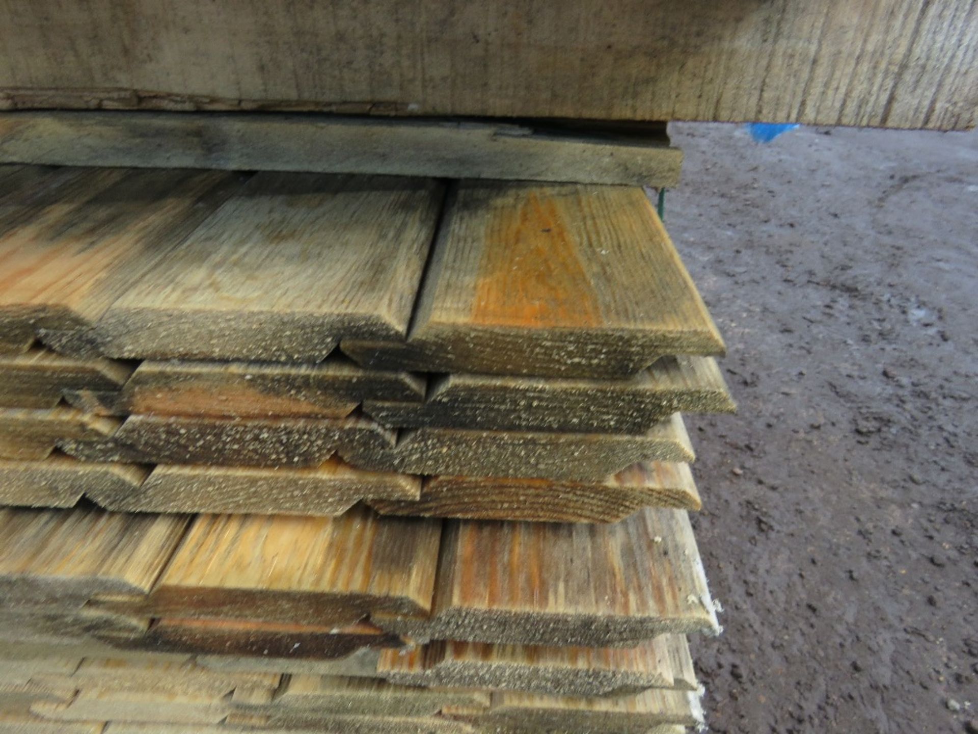 PACK OF UNTREATED SHIPLAP CLADDING TIMBER 1.73M X 10CM WIDTH APPROX. - Image 3 of 3