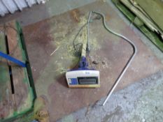 SET OF ELECTRONIC WEIGH SCALES, USED UNTIL LAST YEAR, SURPLUS TO REQUIREMENTS.