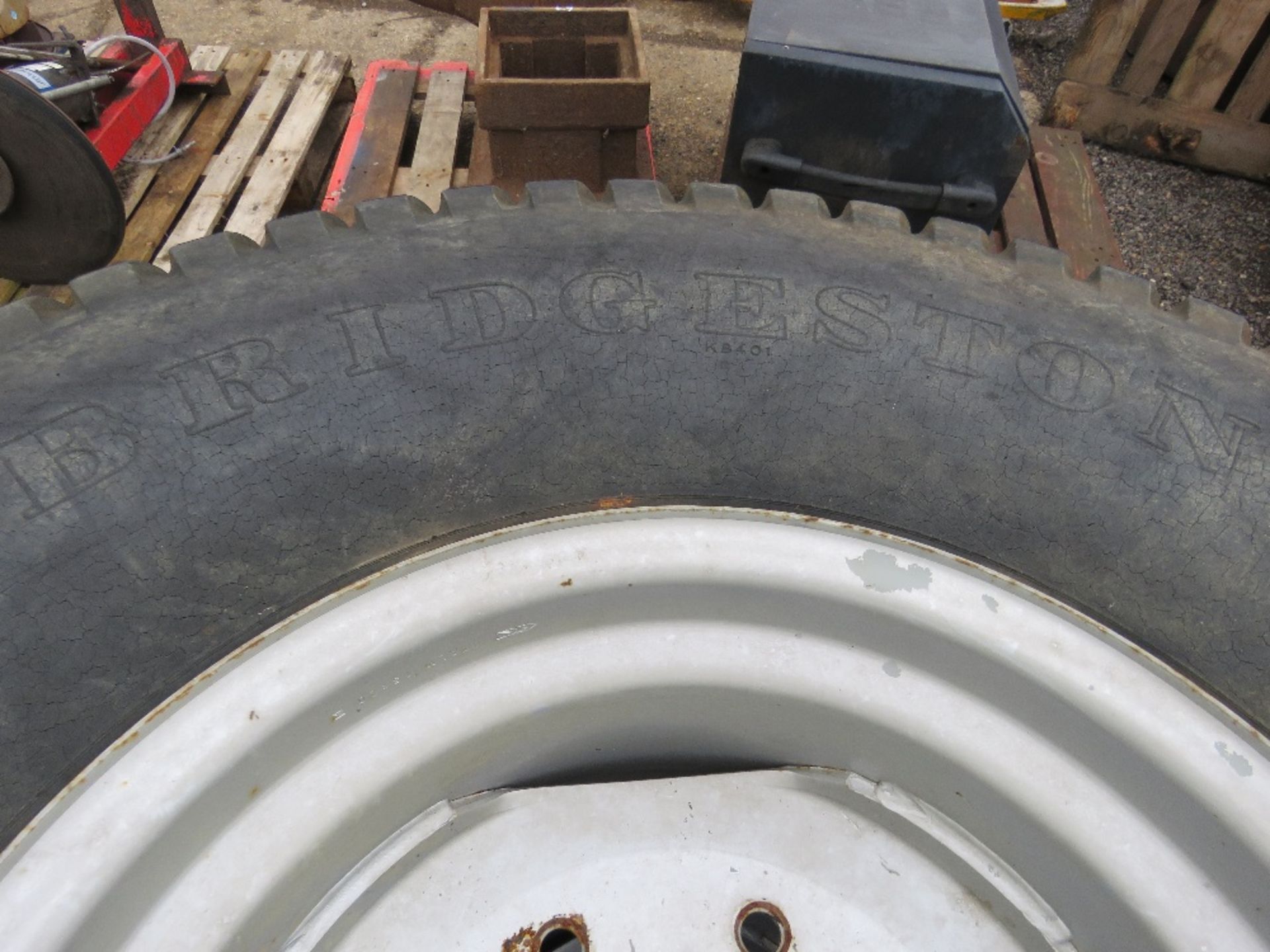2 X WHEEL AND TYRES, GRASS TREAD PATTERN SIZE 475/65D20 FOR COMPACT TRACTOR. - Image 3 of 4
