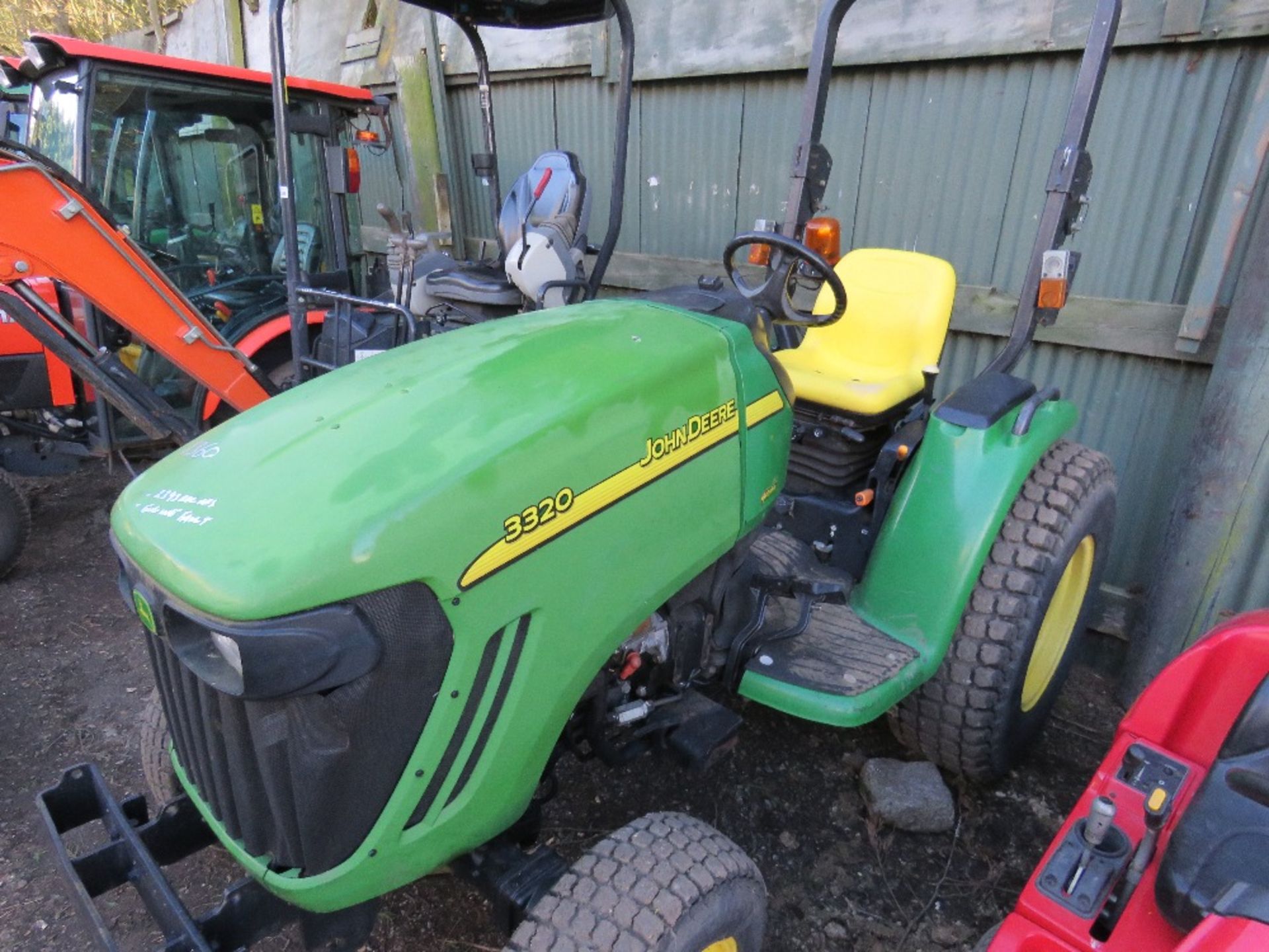 JOHN DEERE 3320 4WD COMPACT TRACTOR, YEAR 2006 REGISTERED, ENGINE NEEDS ATTENTION. REG:YJ06 WVT - Image 8 of 8