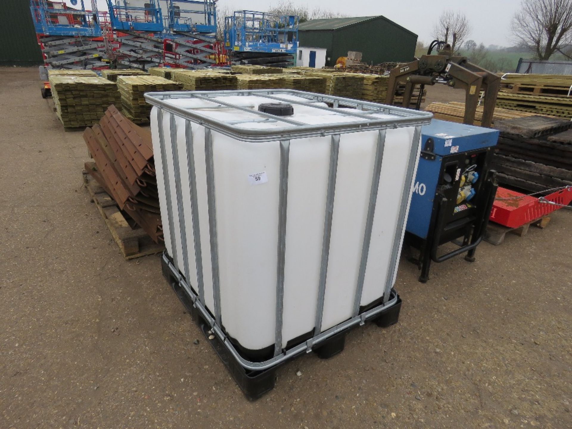 IBC PALLETISED FLUID CONTAINER.