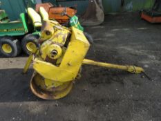 HANDLE START DIESEL ROLLER WITH HANDLE. WHEN TESTED WAS SEEN TO RUN AND DRIVE BUT NOT VIBRATE. IDEAL