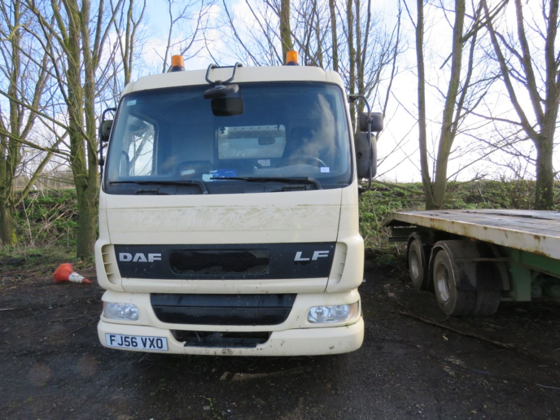 DAF FA45.150 SCARAB ROAD SWEEPER, REG:FJ56 VXO. WHEN TESTED WAS SEEN TO RUN AND DRIVE ON GEARS AND H - Image 5 of 14