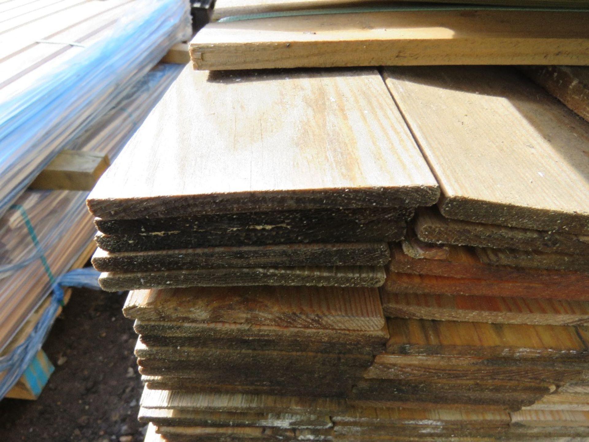 THIN TIMBER CLADDING BOARDS 1.75M LENGTH APPROX X 9.5CM WIDTH. - Image 3 of 3