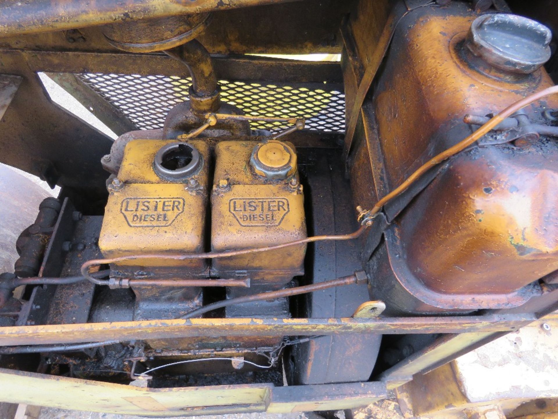 RIDE ON CRICKET PITCH ROLLER. WHEN TESTED WAS SEEN TO RUN AND DRIVE (NEEDS JUMP START) - Image 4 of 4