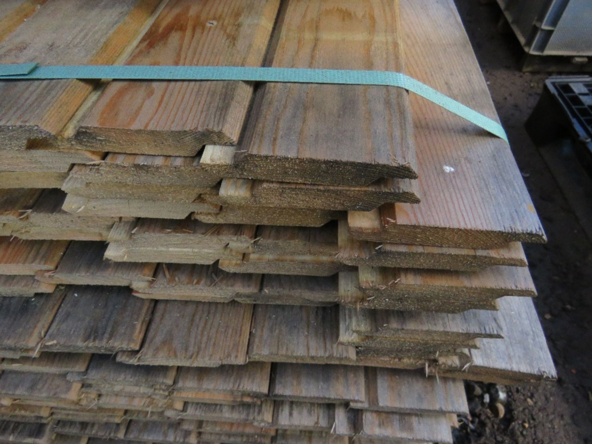 PACK OF UNTREATED SHIPLAP CLADDING TIMBER 1.83M X 10CM WIDTH APPROX. - Image 3 of 3