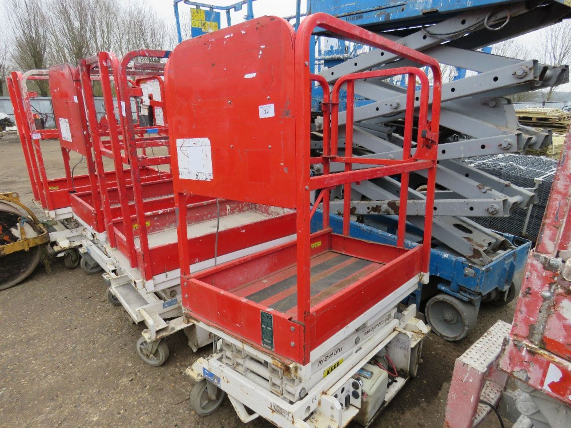 HYBRID HB830 SCISSOR LIFT ACCESS PLATFORM, 14FT MAX WORKING HEIGHT. SN:E0510647. UNTESTED, CONDITION