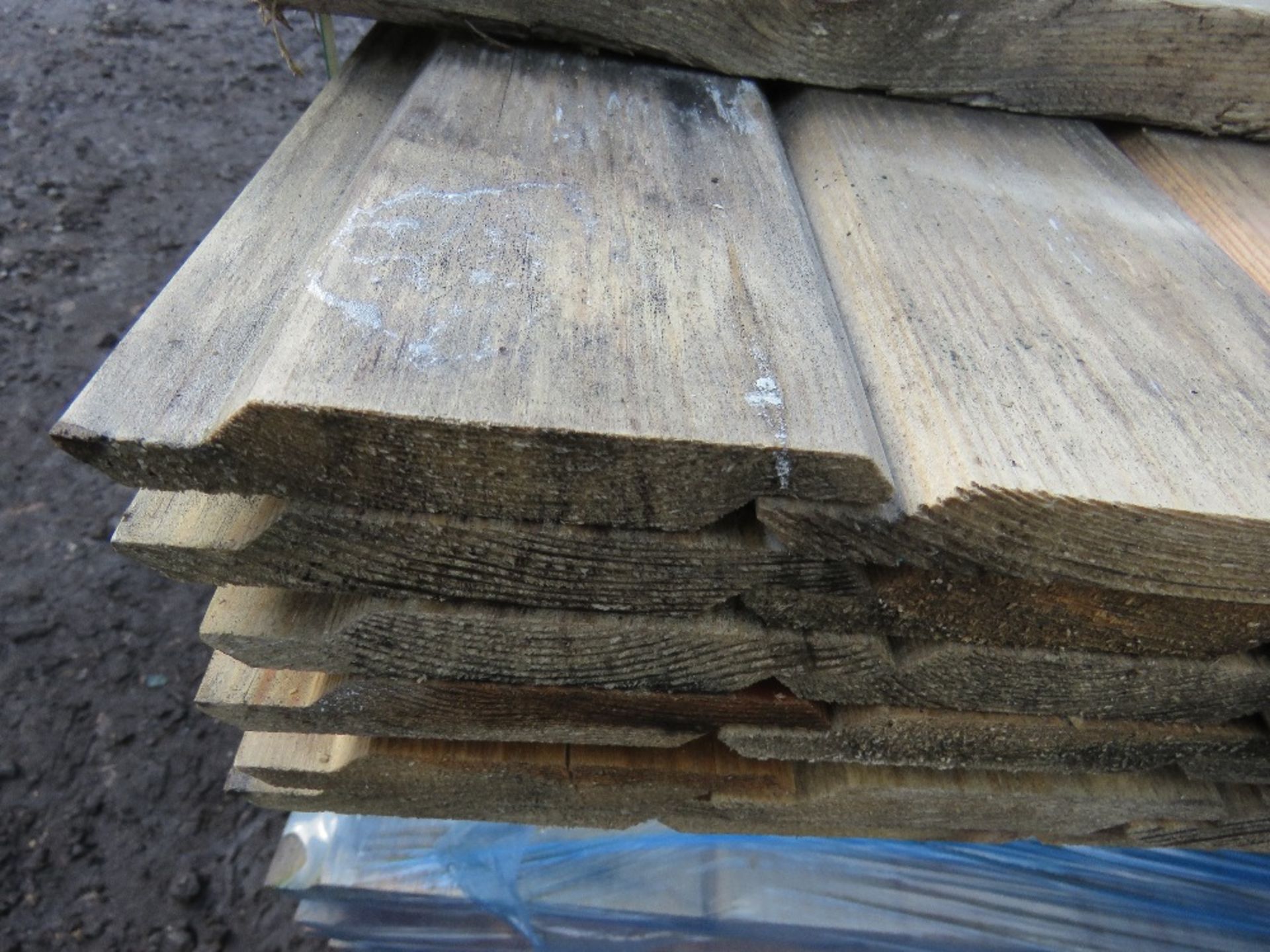 2 X SMALL PACKS OF UNTREATED SHIPLAP CLADDING TIMBER 1.15-1.55M X 10CM WIDTH APPROX. - Image 3 of 3