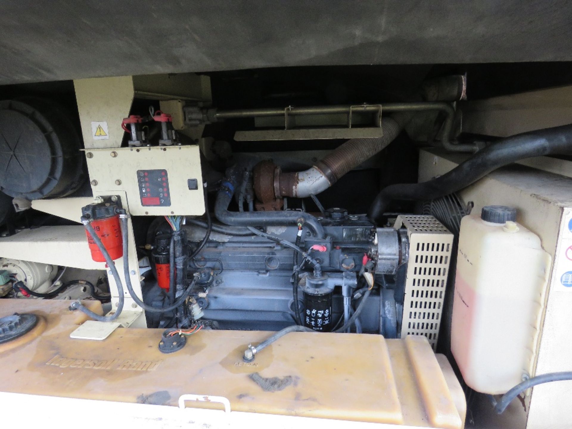 INGERSOLL RAND 8.6 BAR RATED COMPRESSOR. JOHN DEERE ENGINE. YEAR 2004. MODEL: R1300F7170. DIRECT FRO - Image 6 of 6