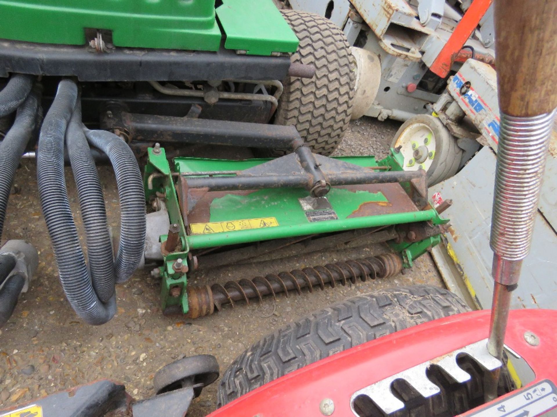 JOHN DEERE 2653A TRIPLE DIESEL ENGINED RIDE ON MOWER, 2305 REC HRS. WHEN TESTED WAS SEEN TO DRIVE, A - Image 7 of 7