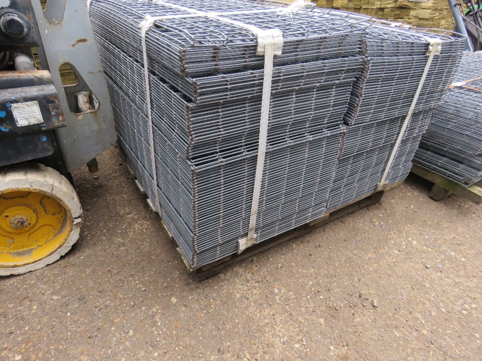 PALLET CONTAINING APPROXIMATELY 300NO MESH GRILLE PANELS, GALVANISED. 53.5CM X 137CM APPROX. - Image 2 of 2