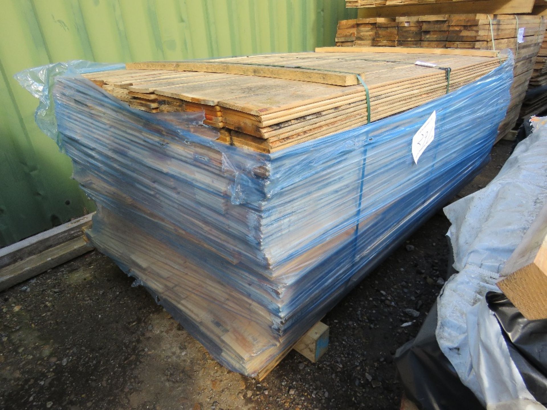 PACK OF UNTREATED THIN CLADDING TIMBER 1.75M X 9.5CM WIDTH APPROX. - Image 3 of 3
