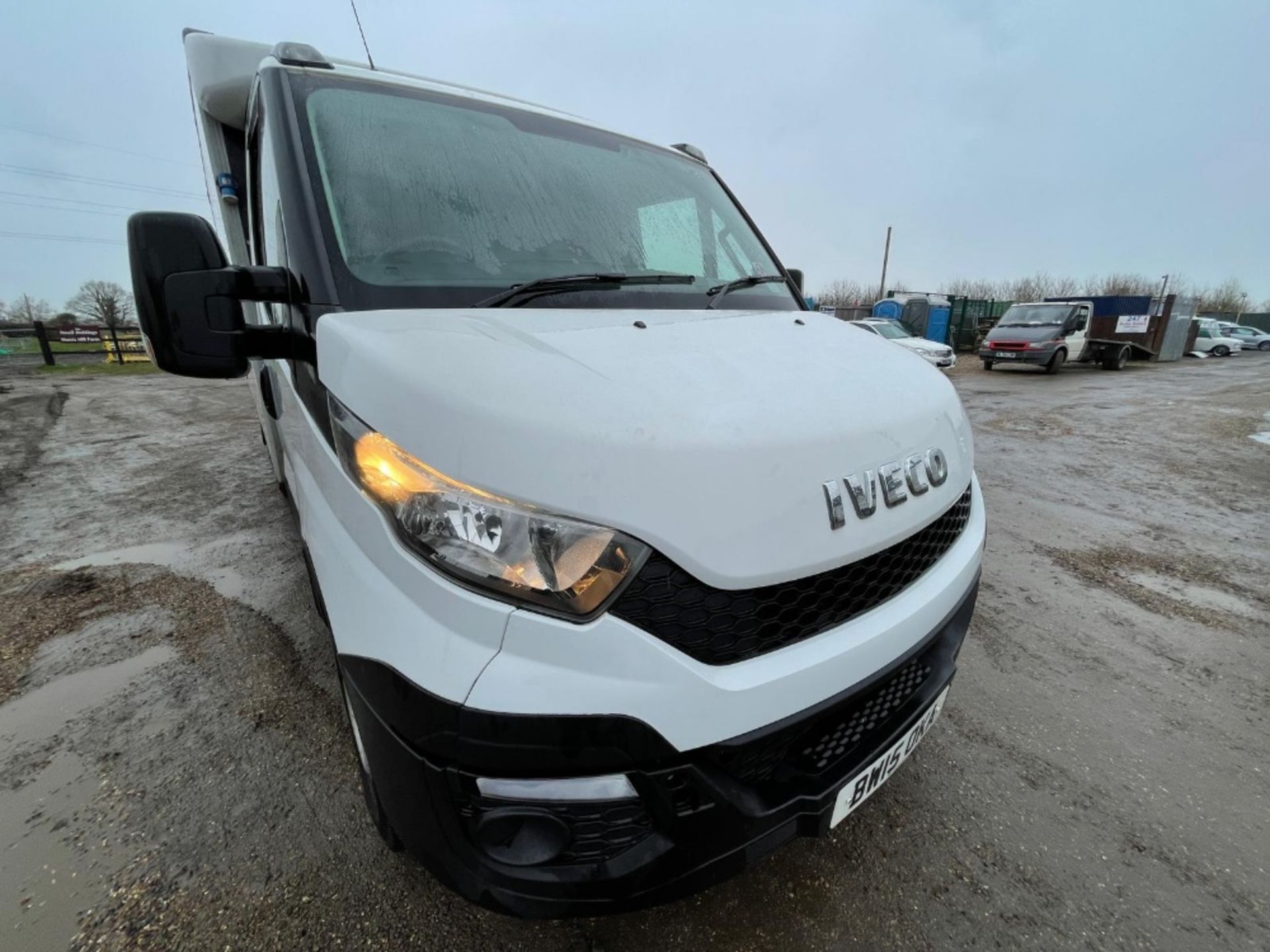IVECO CONTROLLED TEMPERATURE DELIVERY BOX VAN REG:BW15 OKA. AUTOMATIC GEARBOX. WITH V5. 108,526 REC - Image 5 of 19