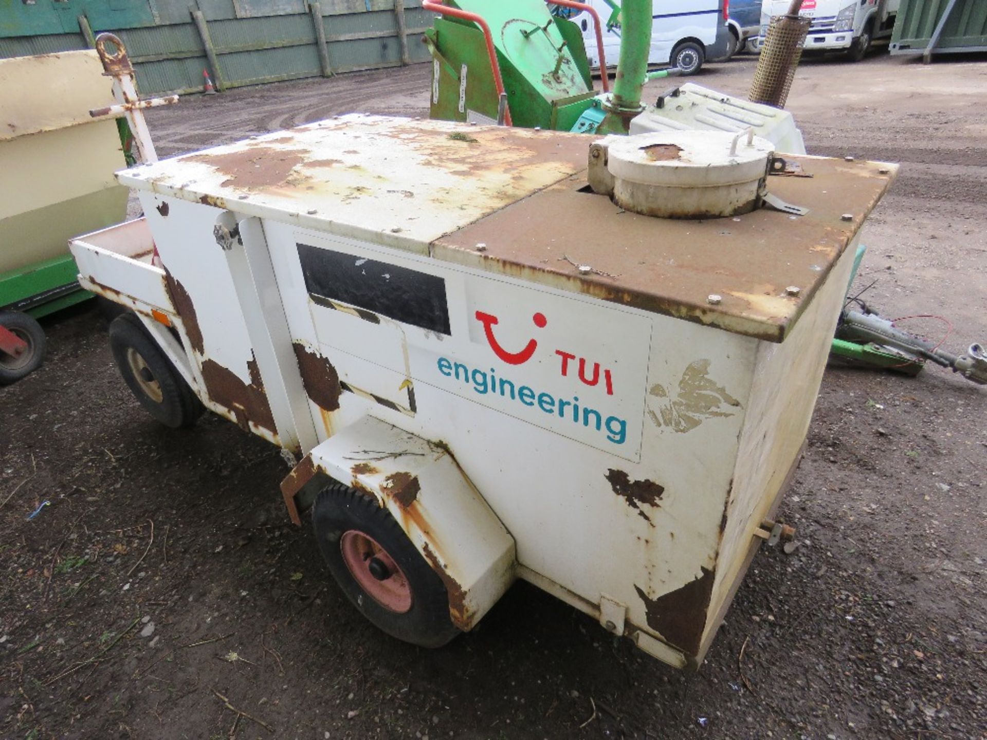4 WHEELED WASTE OIL COLLECTION TRAILER, PREVIOUSLY USED AT MAJOR AIRPORT. - Image 2 of 2