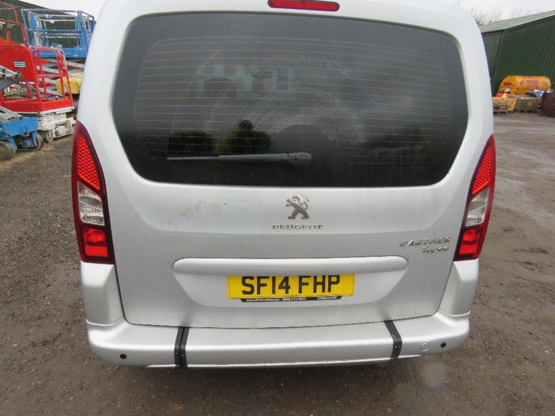 PEUGEOT PARTNER TEPEE HORIZON MOBILITY VEHICLE REG:SF14 FHP. 88,096 REC MILES. - Image 7 of 15