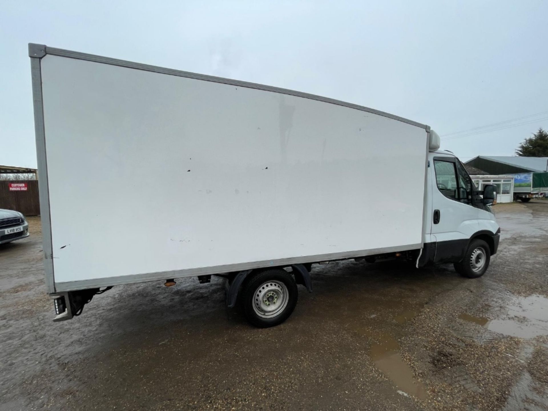 IVECO CONTROLLED TEMPERATURE DELIVERY BOX VAN REG:BW15 OKA. AUTOMATIC GEARBOX. WITH V5. 108,526 REC - Image 15 of 19