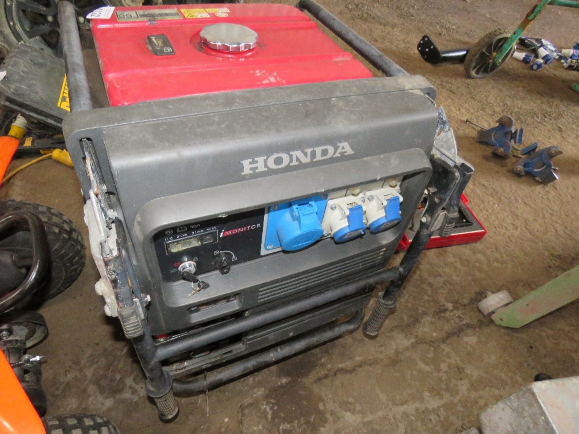 HONDA EV65i SILENCED PETROL GENERATOR. WHEN BRIEFLY TESTED WAS SEEN TO RUN AND SHOWED POWER (VENDOR