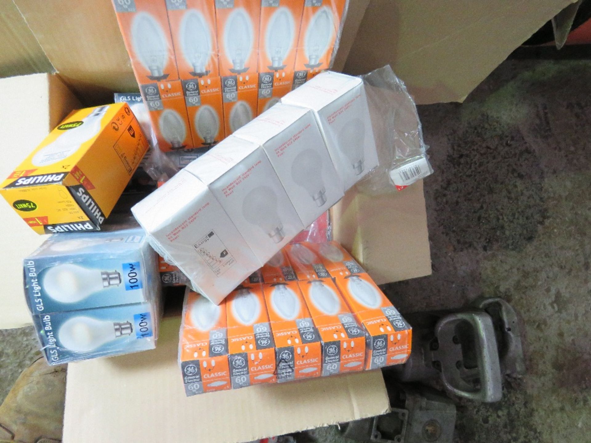 2 X BOXES OF ASSORTED LIGHT BULBS, UNUSED. - Image 4 of 4