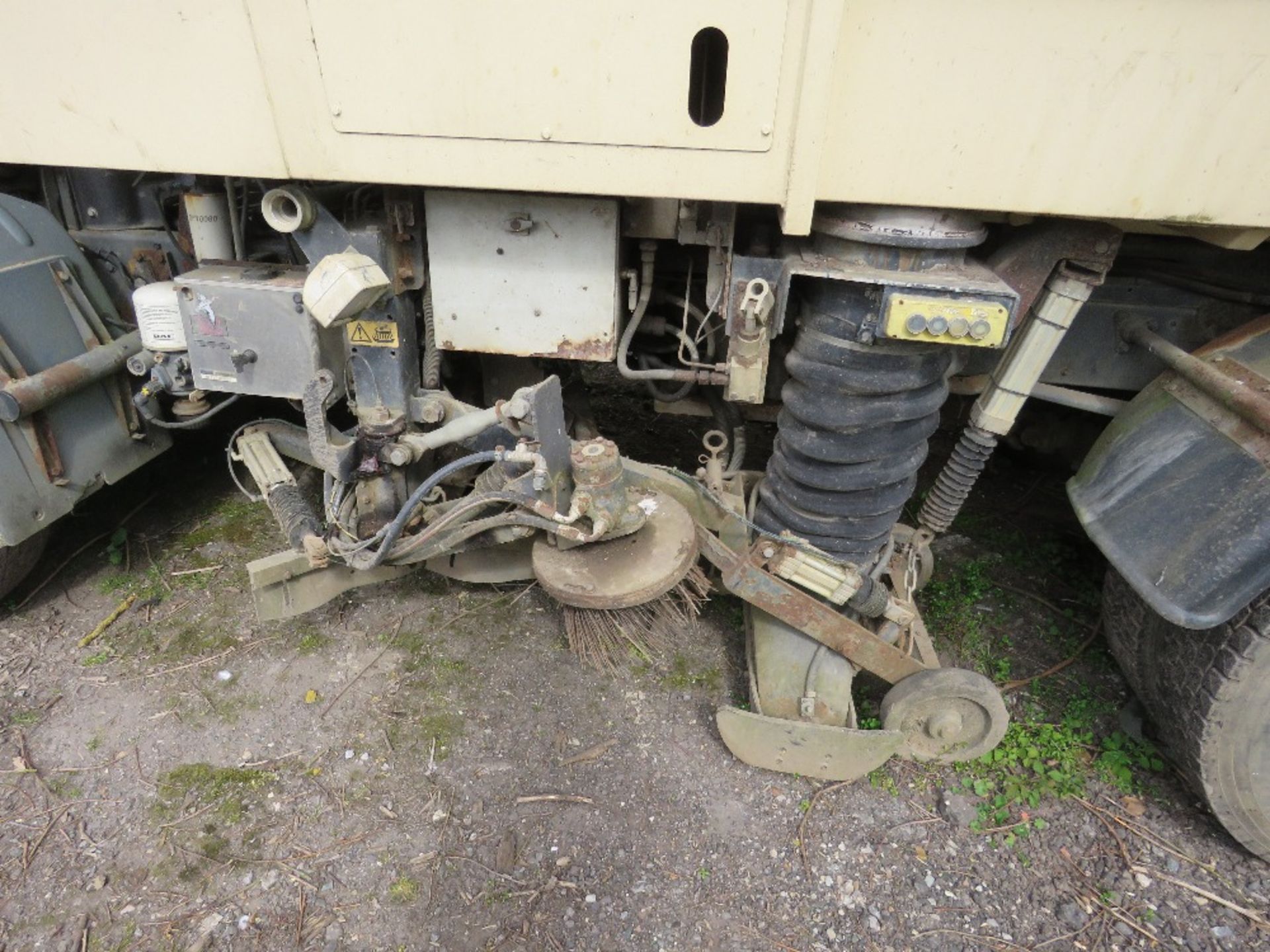 DAF FA45.150 SCARAB ROAD SWEEPER, REG:FJ56 VXO. WHEN TESTED WAS SEEN TO RUN AND DRIVE ON GEARS AND H - Image 4 of 10