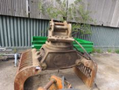 CATERPILLAR 282-9375 SELECTOR GRAB ON 80MM PINS, YEAR 2008. RETIREMENT SALE. NO VAT ON HAMMER PRICE.