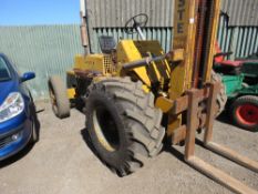 HYSTER ROUGH TERRAIN 2WD FORKLIFT WITH PERKINS ENGINE. NEW TYRES RECENTLY FITTED ON FRONT.