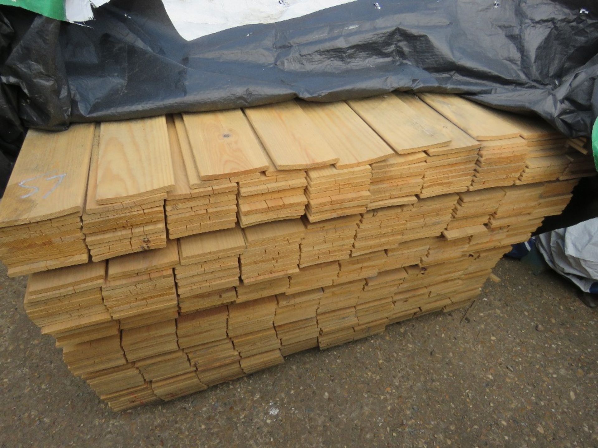 LARGE PACK OF FLAT MACHINED FINISH CLADDING TIMBER BOARDS 1.75M X 10CM APPROX, UNTREATED. - Image 2 of 3