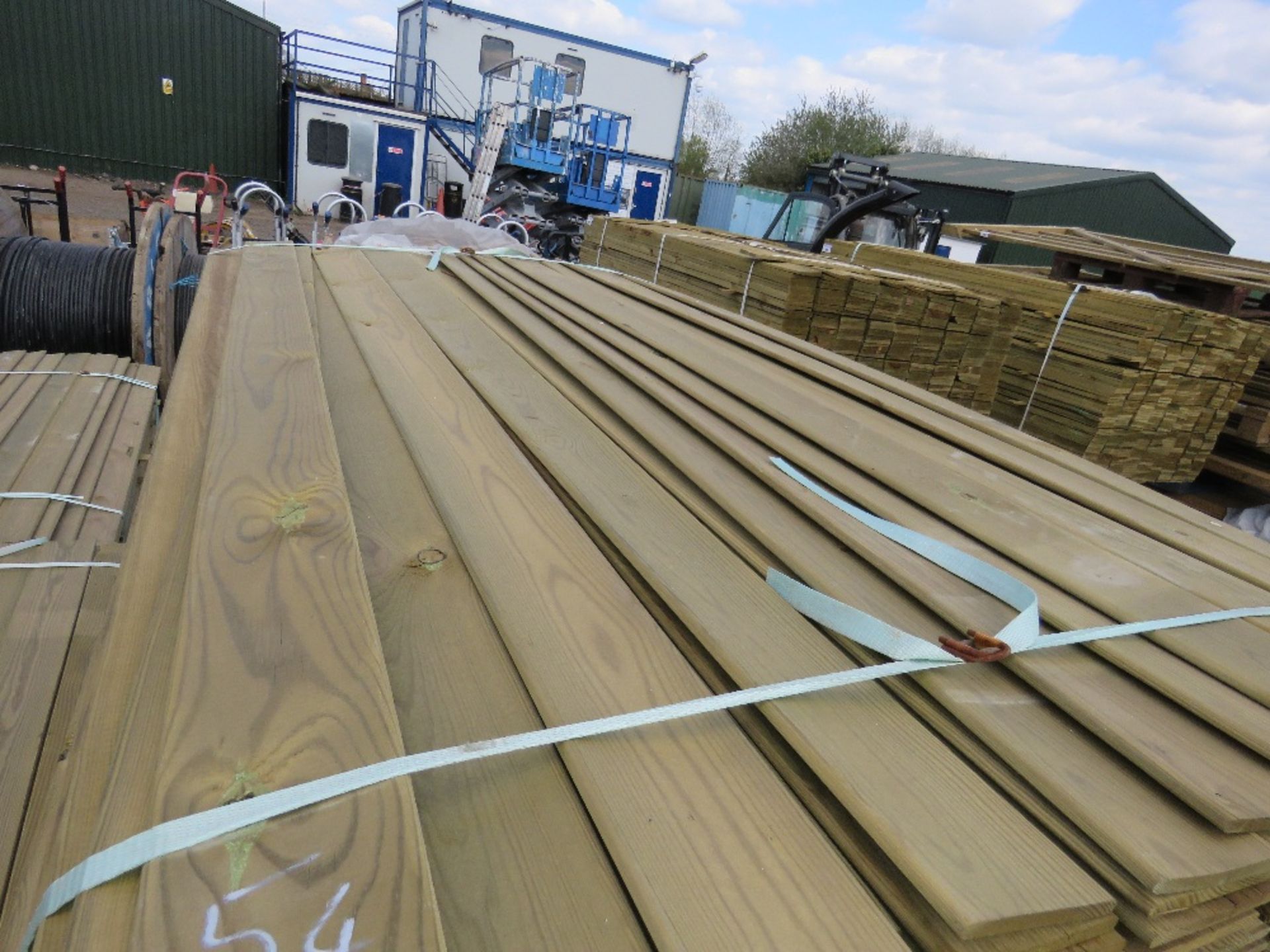 LARGE PACK FLAT MACHINED FINISH CLADDING TIMBER BOARDS 1.74M X 9.5CM APPROX, PRESSURE TREATED. - Image 3 of 3