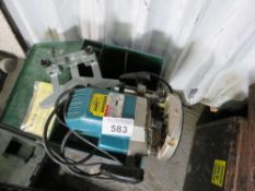 MAKITA 110VOLT ROUTER WITH GUIDE. UNTESTED, CONDITION UNKNOWN.