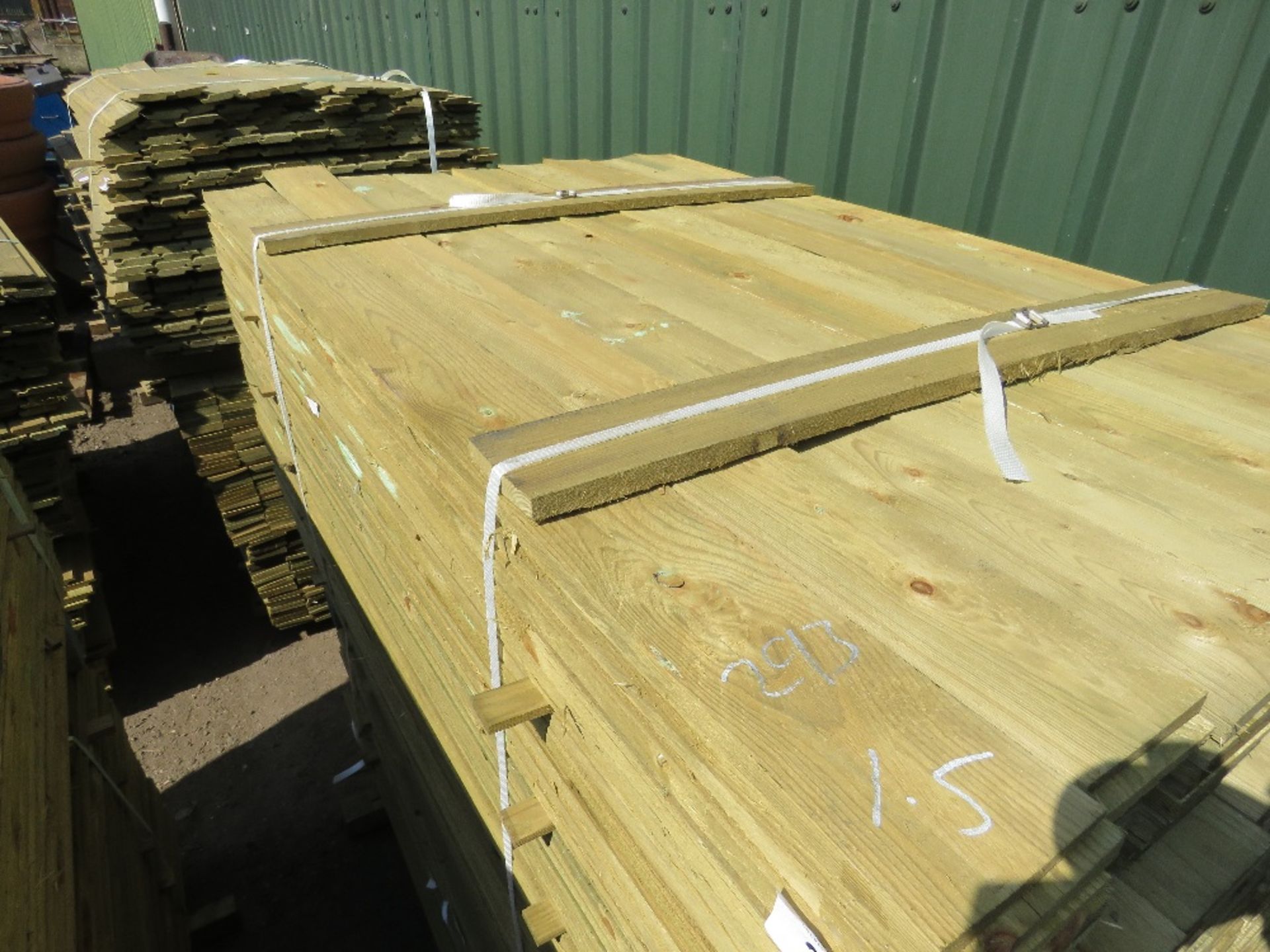 PACK OF PRESSURE TREATED FEATHER EDGE TIMBER FENCE CLADDING BOARDS, 1.5M LENGTH X 10.5CM WIDTH APPRO - Image 2 of 2