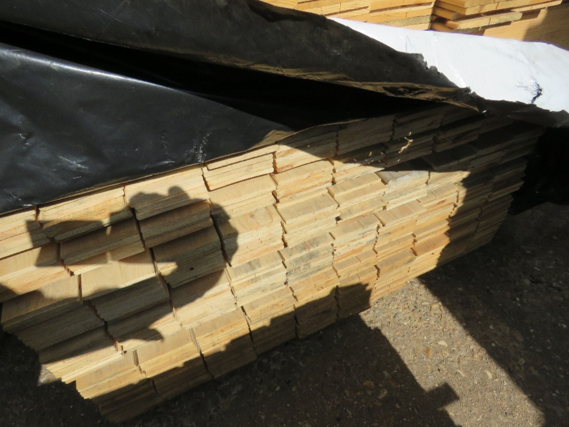 2 X BUNDLES OF UNTREATED MACHINED BOARDS, 1.15M LENGTH APPROX X 9.5CM WIDTH APPROX. - Image 3 of 4